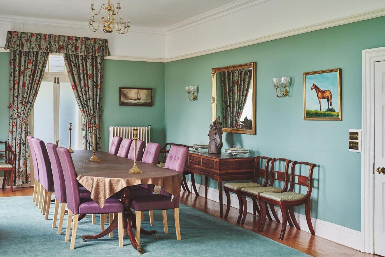 Equestrian Manor Villa อัพตัน อะพอน แซเวิร์น ภายนอก รูปภาพ