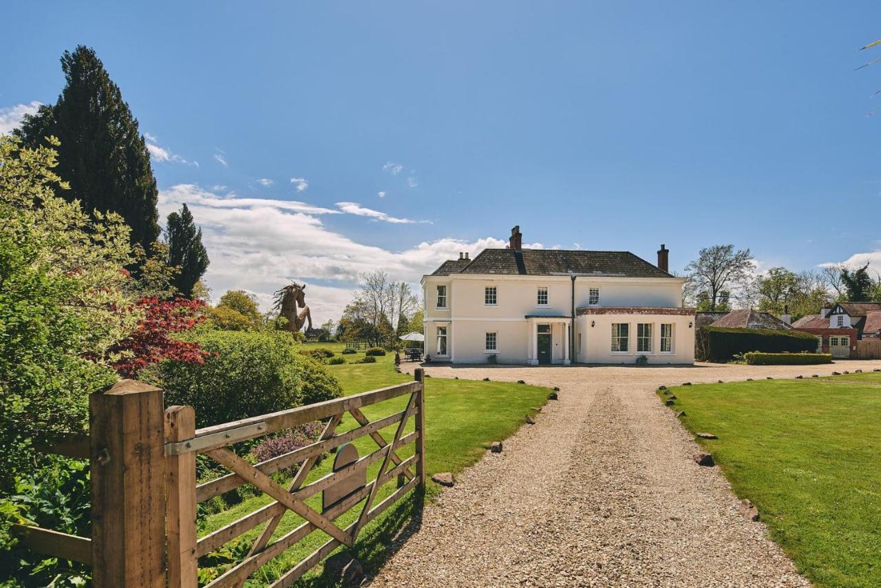 Equestrian Manor Villa อัพตัน อะพอน แซเวิร์น ภายนอก รูปภาพ
